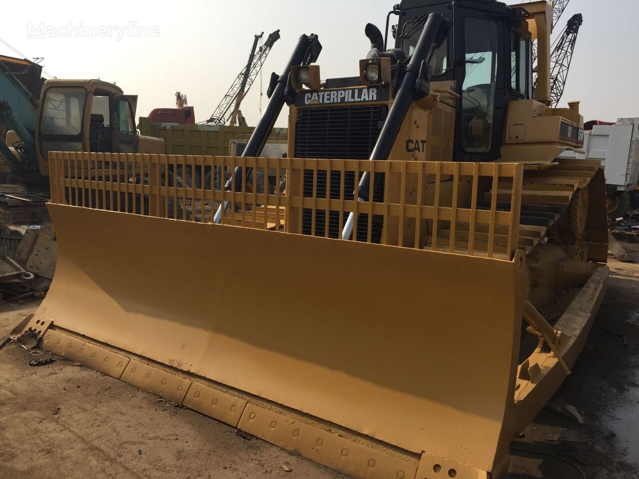 bulldozer Caterpillar D6R