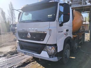 camião betoneira HOWO SITRAK T7H