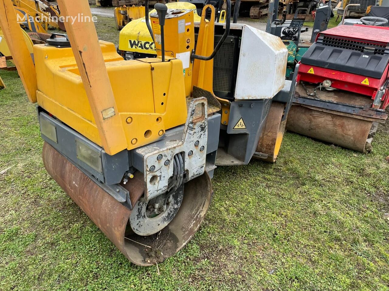 compactador pequeno de asfalto Ammann AV 23  ( for parts ) para peças