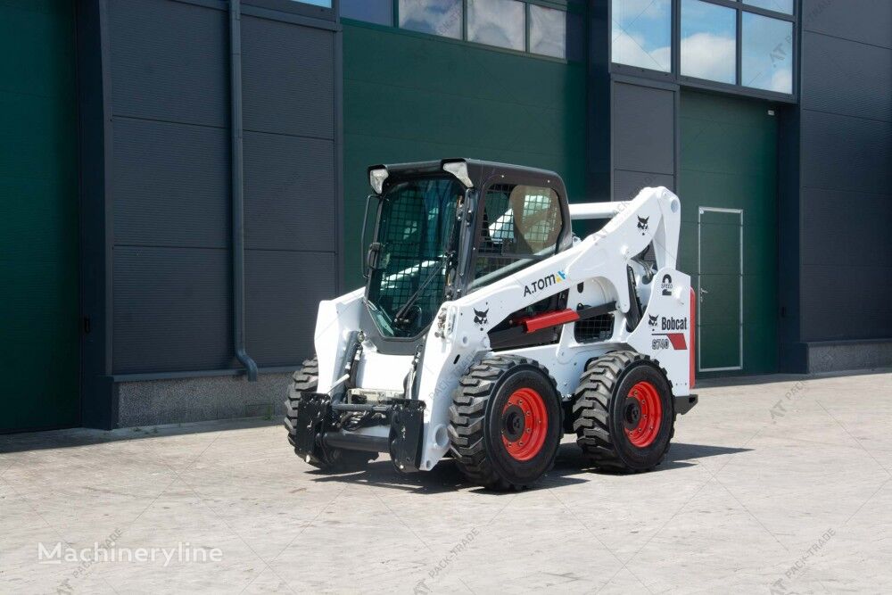 mini-carregadeira Bobcat S740