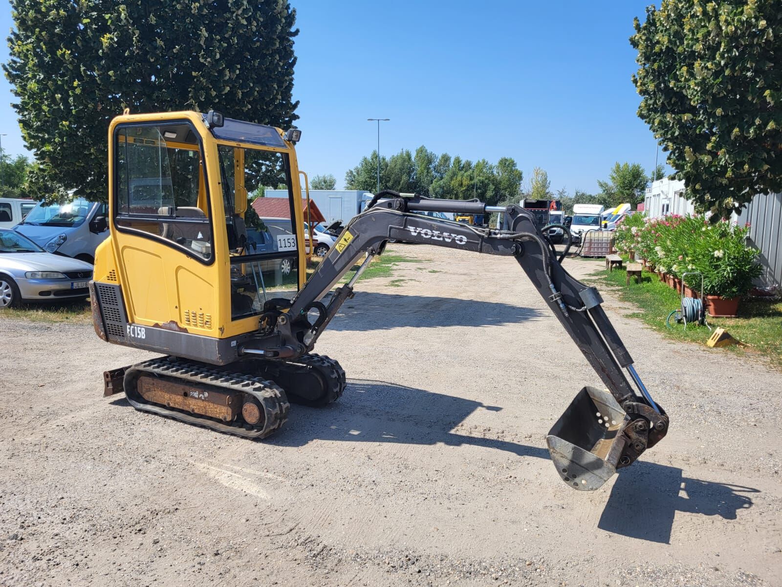 mini-escavadora Volvo EC 15 B mini excavator - 5 equipments